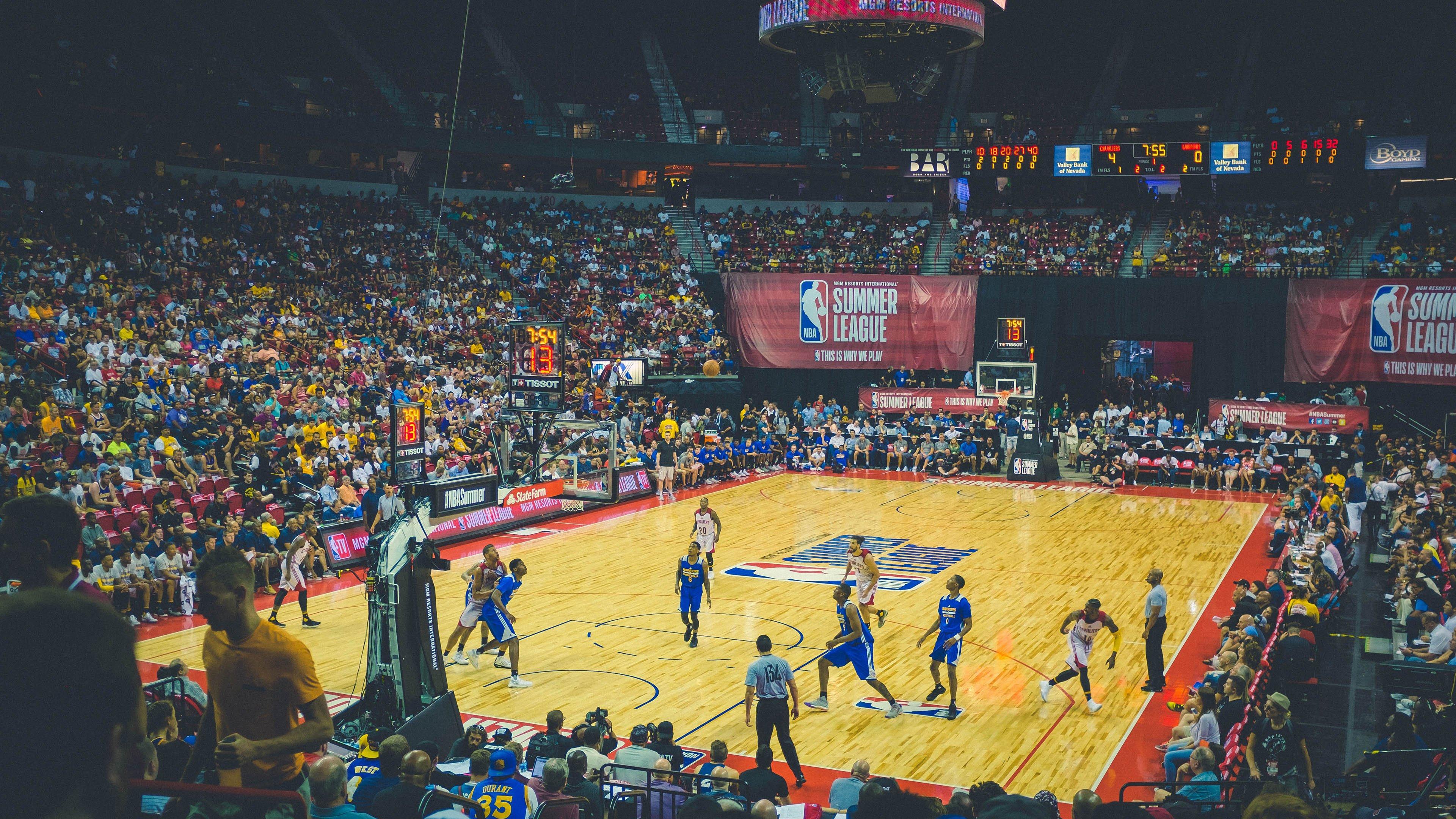 范德芬动情告别孙兴慜，队长，我们终于为你实现了热刺的冠军梦想