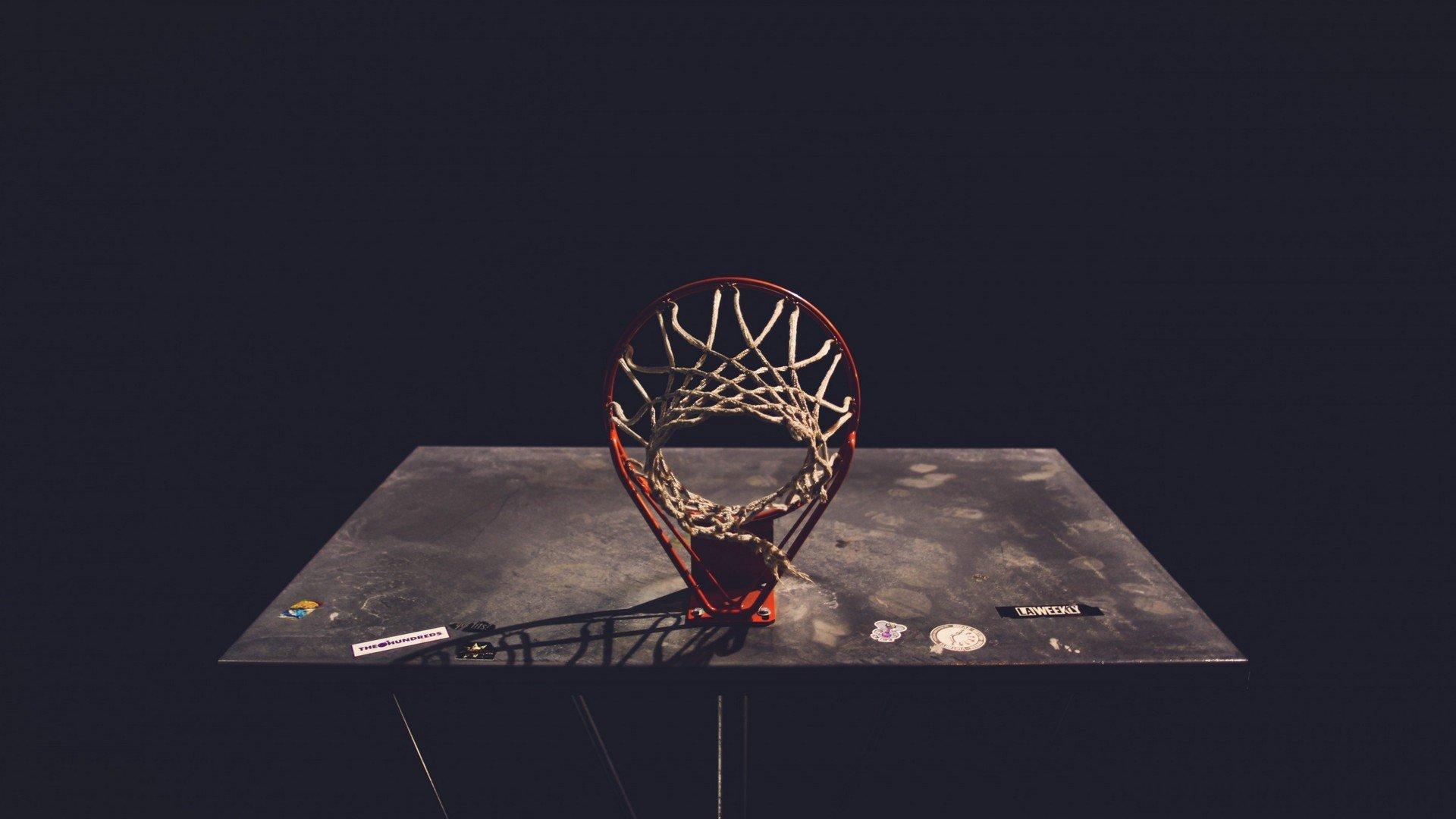 赛场内外双面人生，场上战神，场下君子